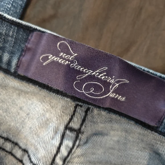 🤍NYDJ Blue Straight Leg Jeans with Vintage Faded Bedazzled Look Size 10 Petite - Picture 4 of 6